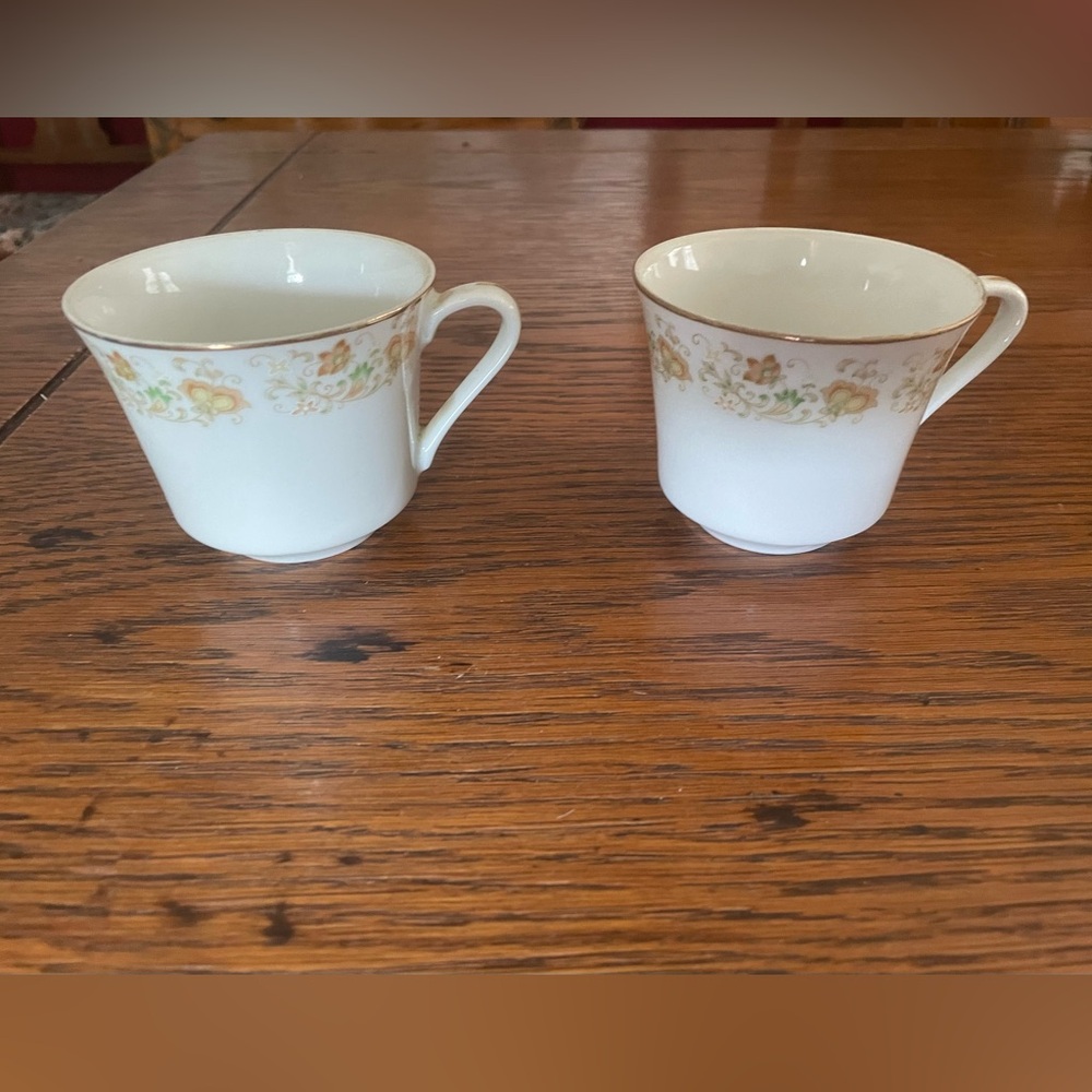 Cream Drinkware Set with Elegant Design